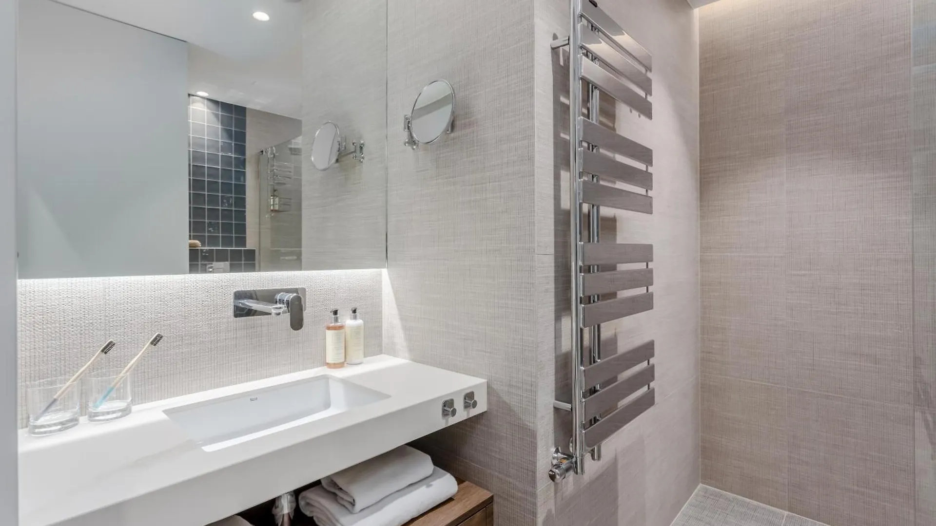 Aparthotel Rent Like Home - Apartamenty Deo Plaza Gdansk Poland